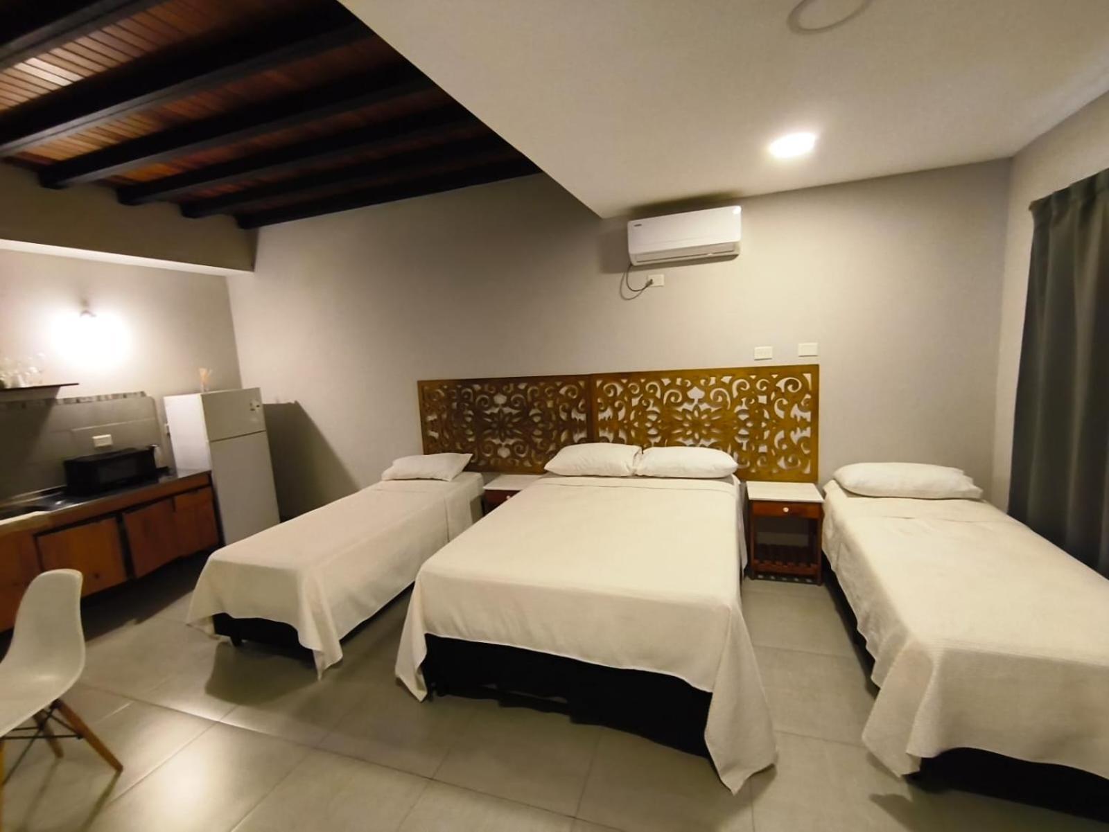 Los Lirios Apart & Suite Puerto Iguazú Dış mekan fotoğraf