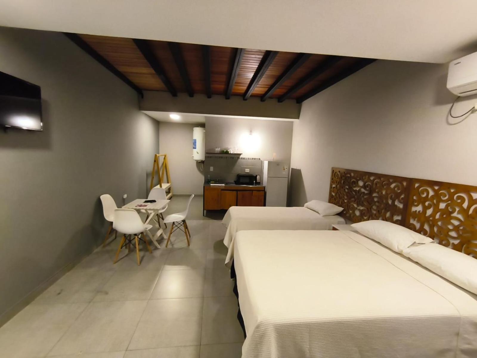 Los Lirios Apart & Suite Puerto Iguazú Dış mekan fotoğraf