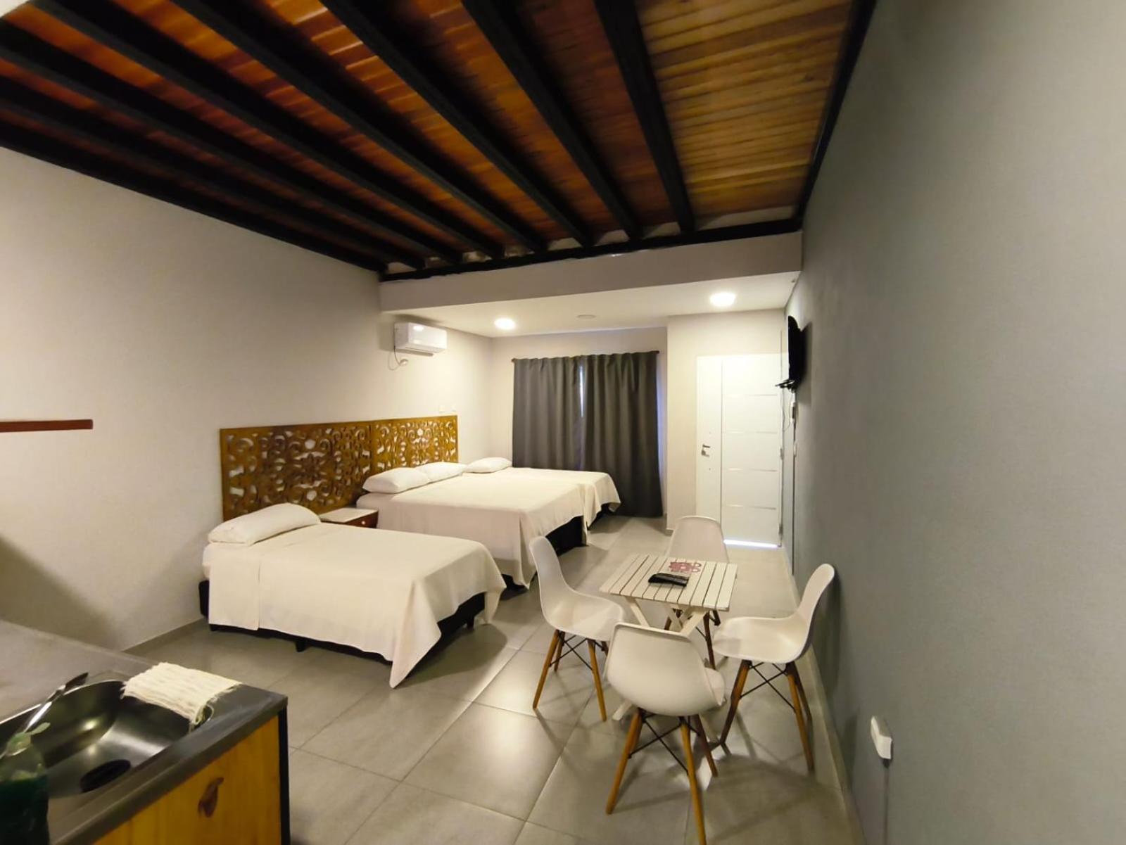 Los Lirios Apart & Suite Puerto Iguazú Dış mekan fotoğraf